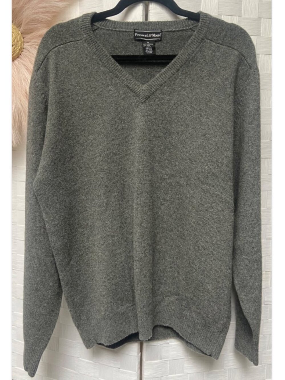 Men's Preswick & Moore Cashmere Wool V Neck Sweater Size M